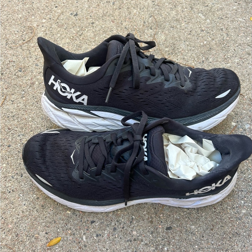 Women’s HOKA ONE size 10